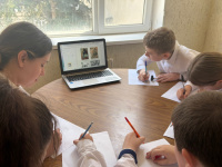 Общероссийское внеурочное занятие , приуроченное ко Дню памяти жерт геноцида советского народа, совершенное нацистами и их пособниками в годы Великой Отечественной Войны 1941-1945 года.