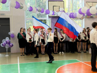 Торжественная линейка в честь последнего звонка: прощание со школой и новые горизонты!