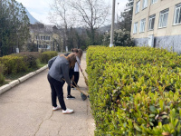 ВЕСЕННИЙ СУББОТНИК В ШКОЛЕ