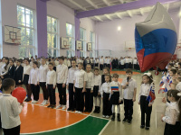 Торжественная линейка, посвященная воссоединению Крыма с Россией.