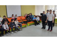 Партенитская библиотека встречала наших учеников 3-А и 3-Б класса в честь праздника Дня Защитника Отечества